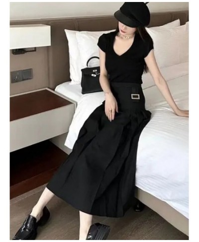 In spring and summer of 2023 the new solid color pleated skirt with high waist and long A-line skirt is fashionable and versa...