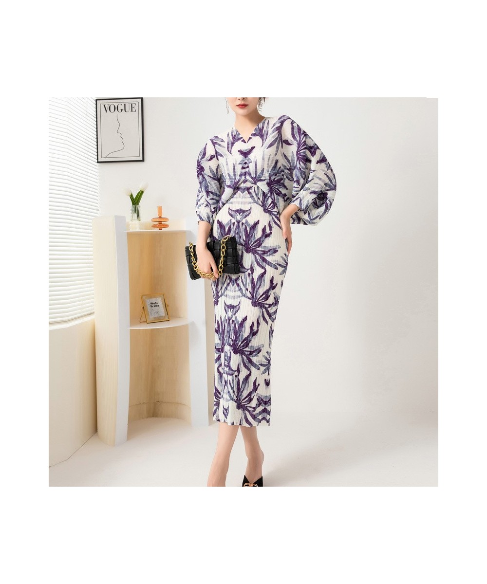 High End Pleated Printed Bat Sleeve V-neck Women's Dress New 2023 Spring Fashion Temperament Slim Fitting Style $72.77 - Dresses